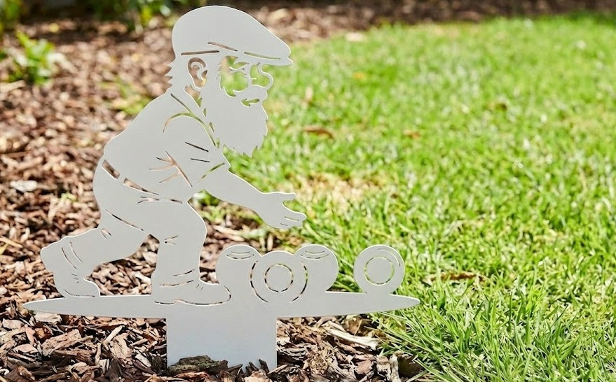 'The Bowler' Garden Gnome - Image 3 - Sunburnt Steel
